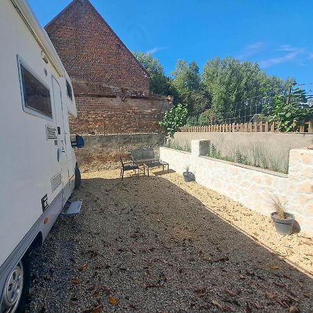 Camping Car A 3 Minutes Du Parc Pairi Daiza Hotel Brugelette Kültér fotó