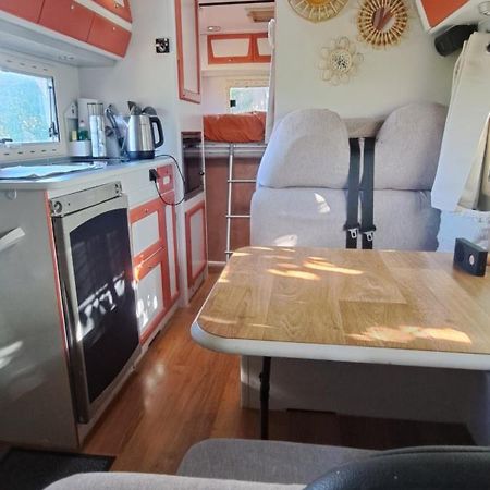 Camping Car A 3 Minutes Du Parc Pairi Daiza Hotel Brugelette Kültér fotó