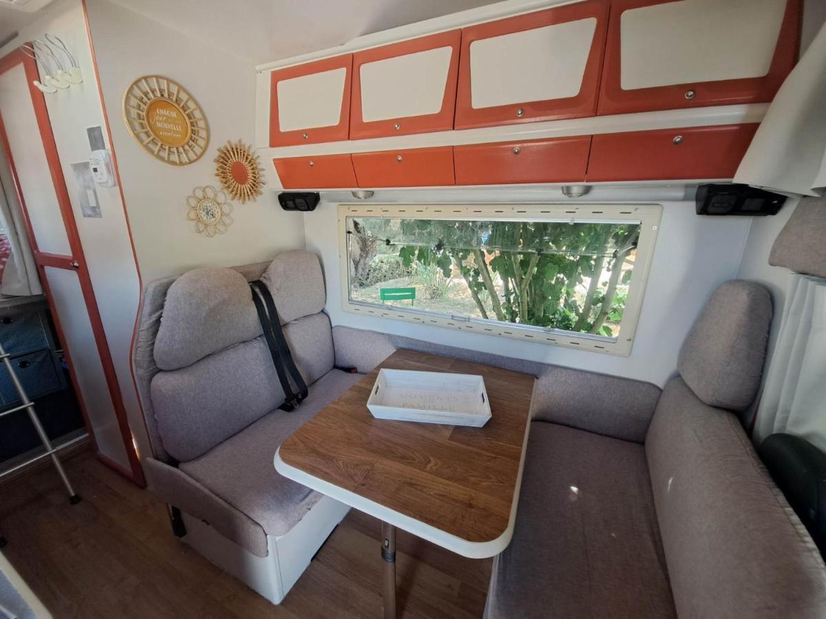 Camping Car A 3 Minutes Du Parc Pairi Daiza Hotel Brugelette Kültér fotó